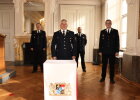 Gruppenfoto von der Aushändigung des Steckkreuzes für besondere Verdienste um das Feuerwehrwesen am 8. Oktober 2021 in der Residenz in Würzburg.