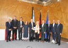 Gruppenfoto von der Aushändigung der Bayerischen Staatsmedaille für soziale Verdienste an Gitta Biedermann, Bad Neustadt a.d. Saale, am 29. Juli 2022 im Großen Sitzungssaal der Regierung von Unterfranken 